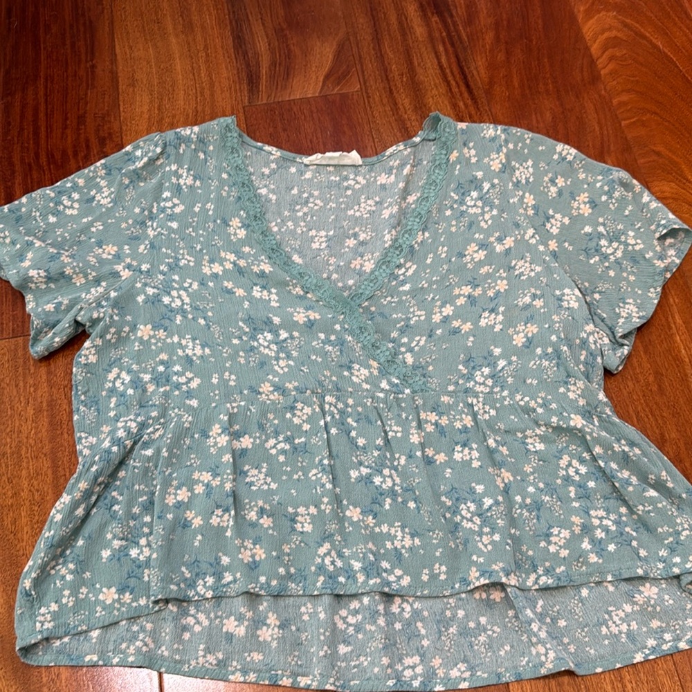 BLUE FLORAL TOP